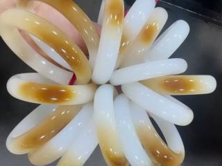 和田玉糖白玉手镯新品随拍